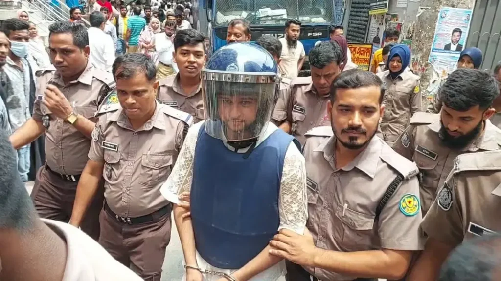 ছেলের জন্য দোয়া চাইলেন তৌহিদ আফ্রিদি