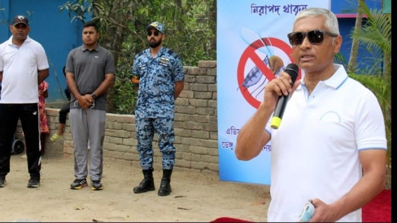 যশোর বিমান ঘাঁটি এলাকায় পরিচ্ছন্নতা কার্যক্রমের উদ্বোধন করলেন এয়ার ভাইস মার্শাল শামীমুল ইসলাম
